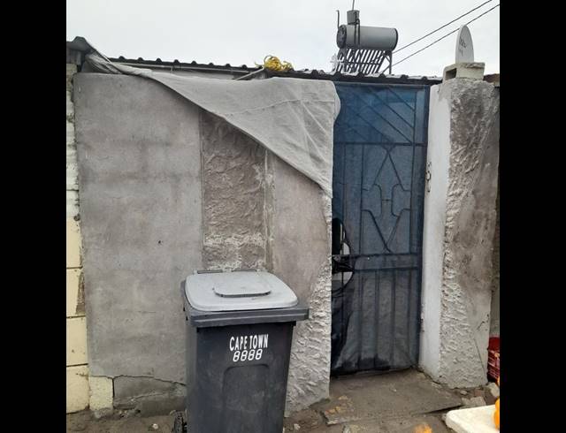 5 BEDROOM HOUSE FOR SALE IN BLACKHEATH INDUSTRIAL